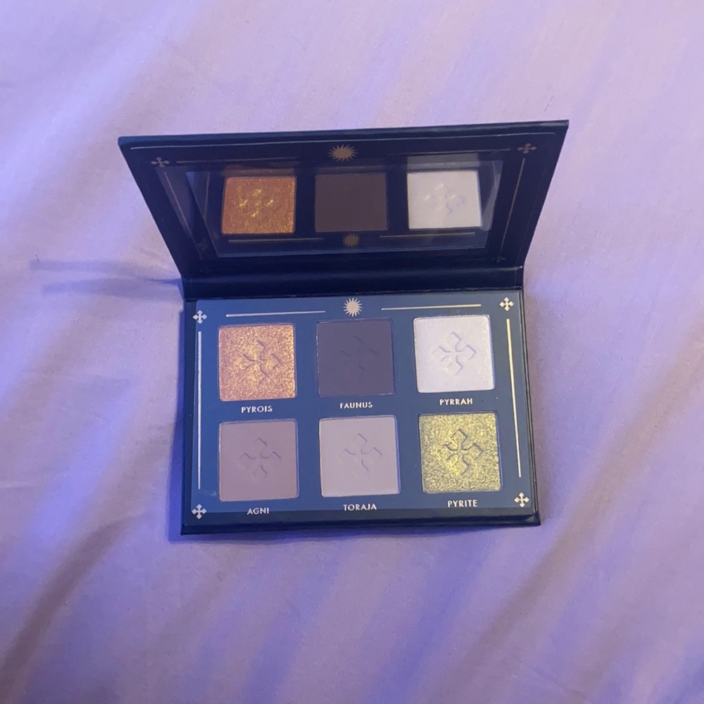 Lovecraft beauty eyeshadow palette
